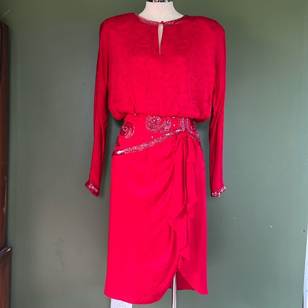 ♥️ DARLING Vintage Valentine’s Day Dress Silk Beads & Sequin Size 10 ♥️